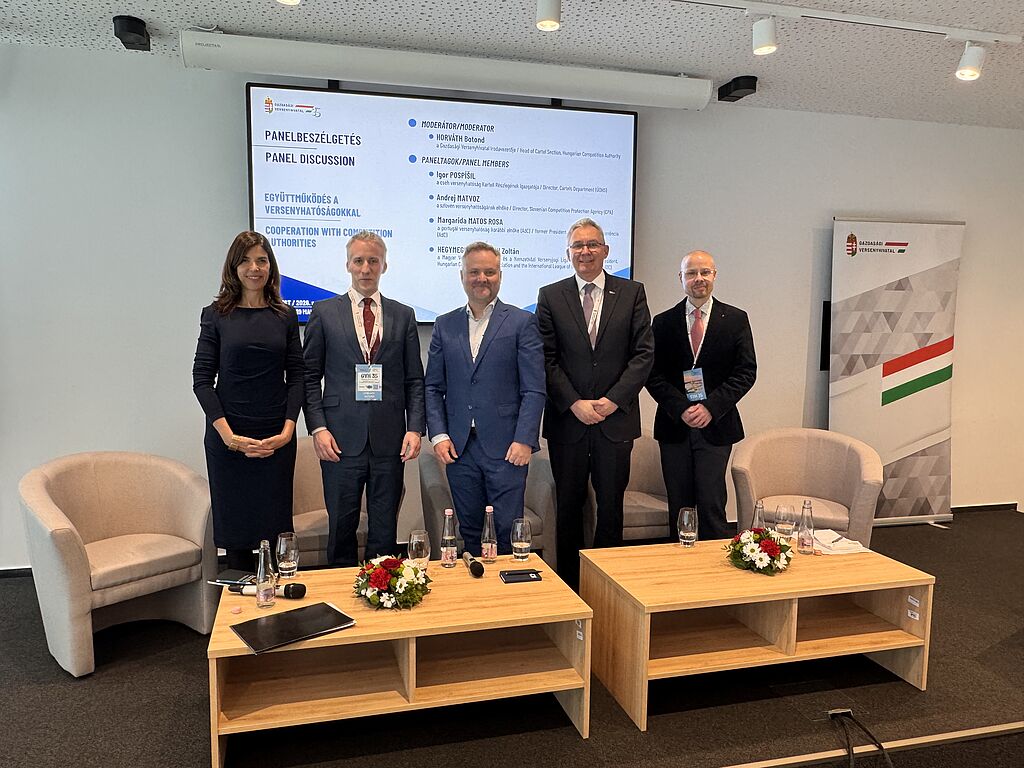 Andrej Matvoz z udeleženci okrogle mize.